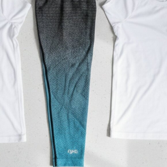 Ryka Pants - Ryka Seamless Ombre High-Waisted Crop Leggings | Blue | Small